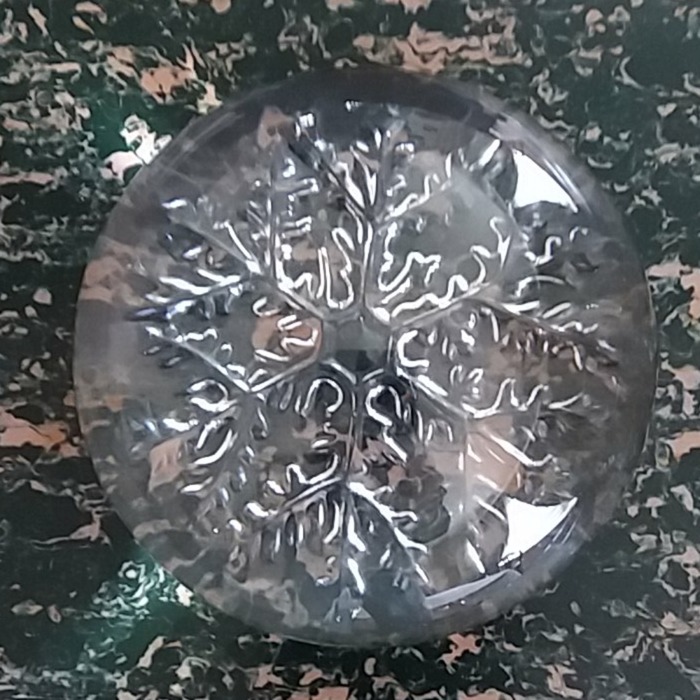 5 For $10/Snowflake Paperweight